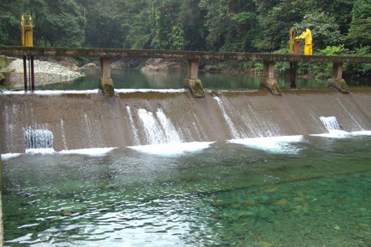Captamos el agua del río Escalerete (uno de los mejores ríos del mundo) para llevarla a nuestras plantas de tratamiento.