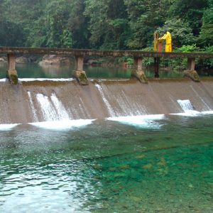 Bocatoma: Captamos el agua del río Escalerete (uno de los mejores ríos del mundo) para llevarla a nuestras plantas de tratamiento.